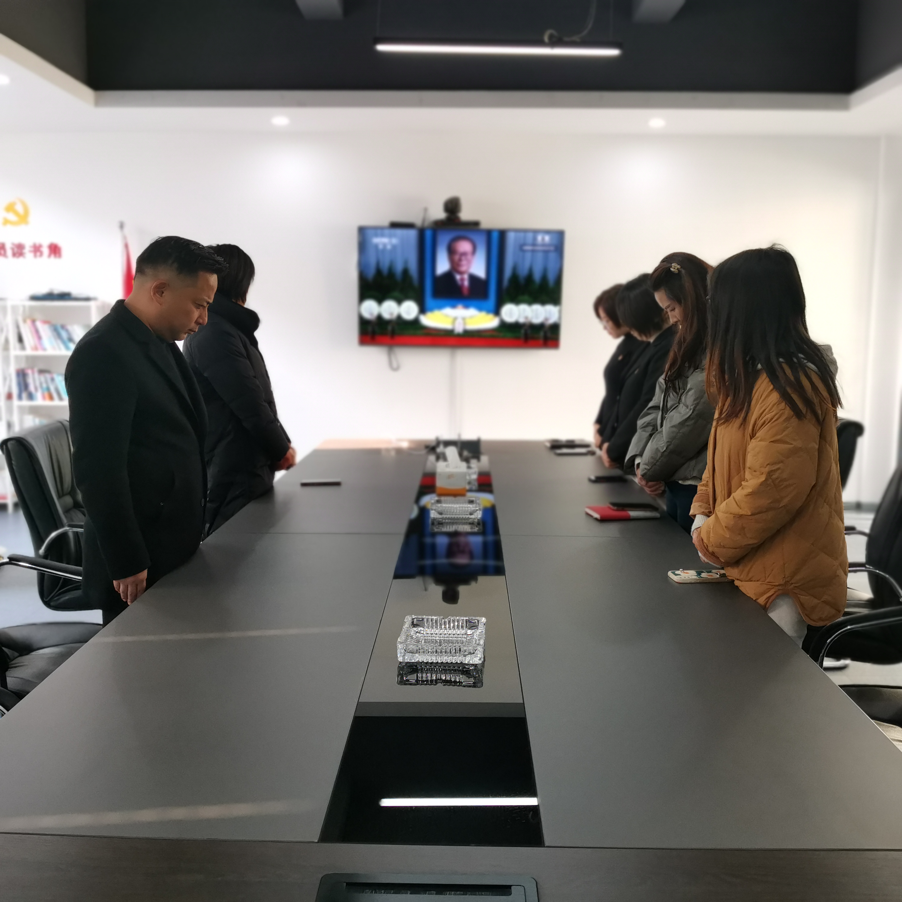 “沉痛哀悼、深切緬懷”——廬陽文創園收看江澤民同志追悼大會